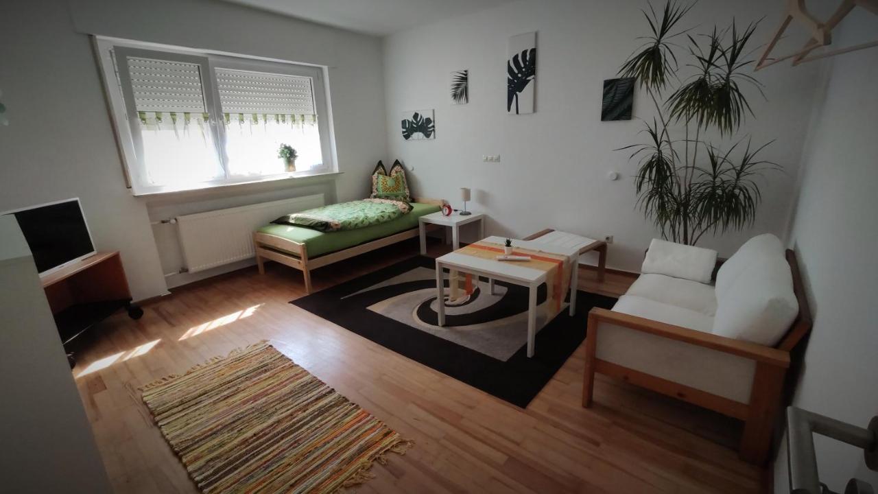Monteur Unterkunft Gaestewohnung Ferienwohnung - Haus Huth Freigericht エクステリア 写真